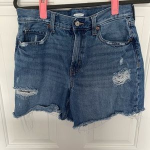 Old‎ Navy Cut Off Shorts. Size 6 G-14